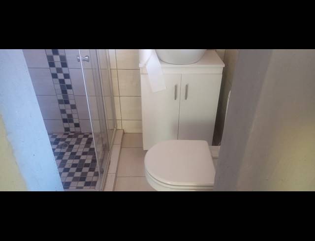 1 BEDROOM FLAT TO LET IN BIRCHLEIGH